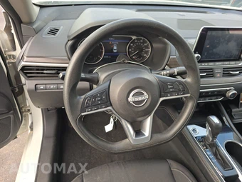 2023 Nissan Altima SV – miniatura 10
