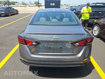 2023 Nissan Altima SV – miniatura 5