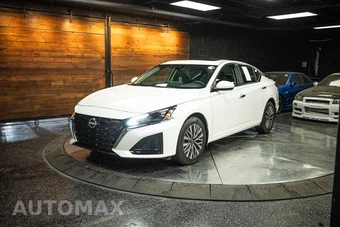 2023 Nissan Altima SV - miniatura 2