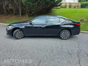 2023 Nissan Altima SV - miniatura 8
