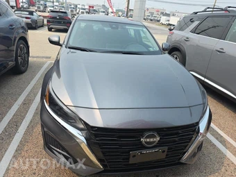 2023 Nissan Altima SV - miniatura 2