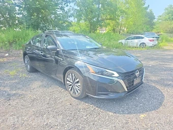 2023 Nissan Altima SV - miniatura 3