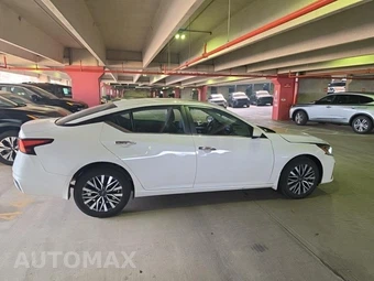 2023 Nissan Altima SV - miniatura 4