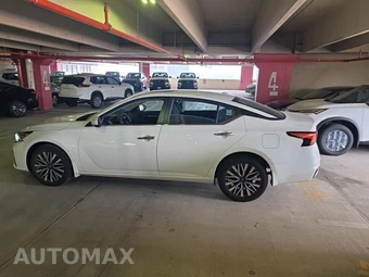 2023 Nissan Altima SV - miniatura 8