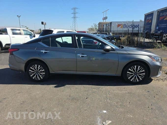 2023 Nissan Altima SV – miniatura 4