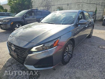 2023 Nissan Altima SV