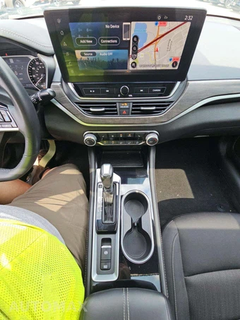 2023 Nissan Altima SV - miniatura 7
