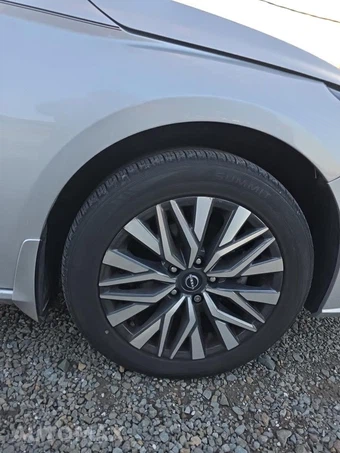 2023 Nissan Altima SV - miniatura 9