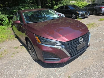 2023 Nissan Altima SV - miniatura 3