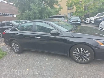 2023 Nissan Altima SV - miniatura 4