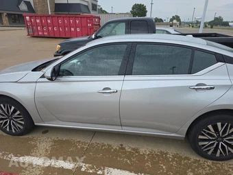 2023 Nissan Altima SV - miniatura 8