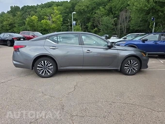 2023 Nissan Altima SV - miniatura 4