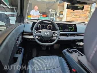 2023 Nissan Ariya PLATINUM+ e-4ORCE – miniatura 12