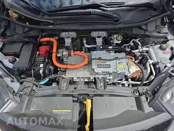 2023 Nissan Ariya PLATINUM+ e-4ORCE – miniatura 16