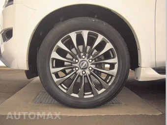 2023 Nissan Armada Platinum – miniatura 9