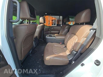2023 Nissan Armada Platinum – miniatura 10