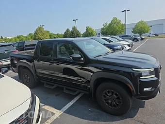 2023 Nissan Frontier PRO-4X Crew Cab Medium Bed - miniatura 4