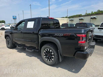 2023 Nissan Frontier PRO-4X Crew Cab Medium Bed - miniatura 2