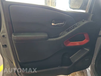 2023 Nissan Frontier PRO-X Crew Cab Medium Bed - miniatura 9