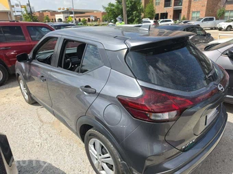 2023 Nissan Kicks S – miniatura 2