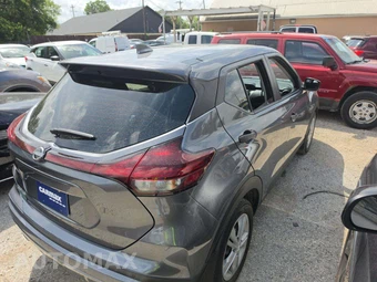 2023 Nissan Kicks S – miniatura 3