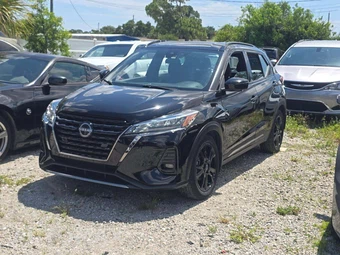 2023 Nissan Kicks SR