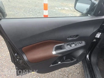 2023 Nissan Kicks SR – miniatura 9