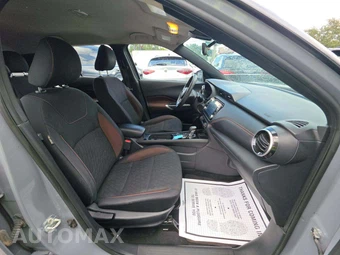 2023 Nissan Kicks SR – miniatura 18