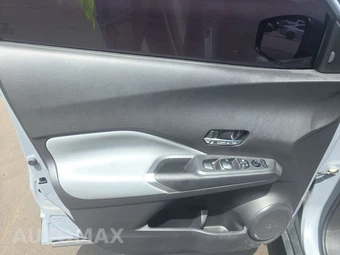 2023 Nissan Kicks SR – miniatura 9