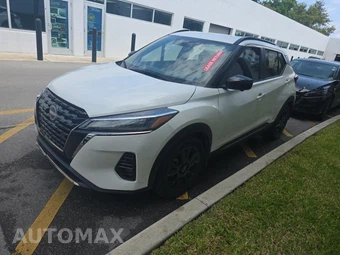 2023 Nissan Kicks SR