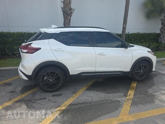 2023 Nissan Kicks SR - miniatura 4