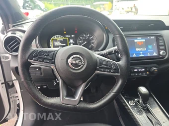 2023 Nissan Kicks SR – miniatura 10
