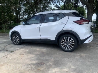 2023 Nissan Kicks SV – miniatura 2