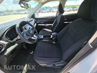 2023 Nissan Kicks SV – miniatura 13
