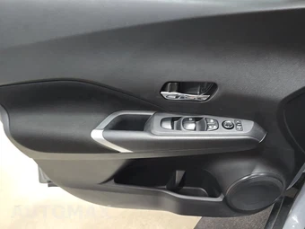 2023 Nissan Kicks SV – miniatura 9