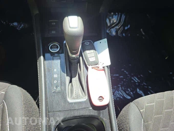 2023 Nissan Kicks SV – miniatura 5