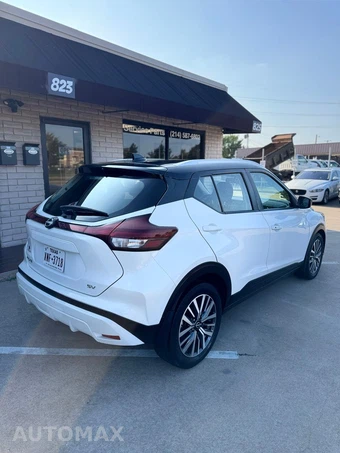 2023 Nissan Kicks SV - miniatura 4