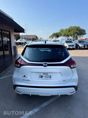 2023 Nissan Kicks SV - miniatura 5