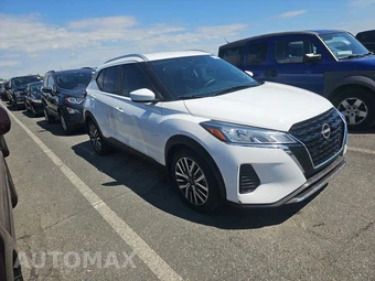 2023 Nissan Kicks SV – miniatura 3