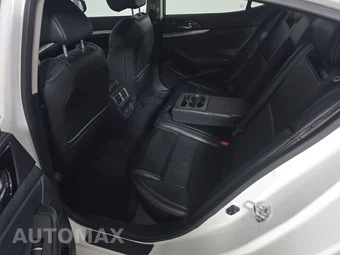 2023 Nissan Maxima SL – miniatura 13
