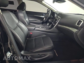 2023 Nissan Maxima SL – miniatura 8