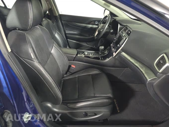 2023 Nissan Maxima SL – miniatura 8