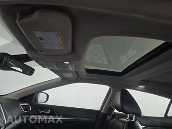 2023 Nissan Maxima SL – miniatura 17