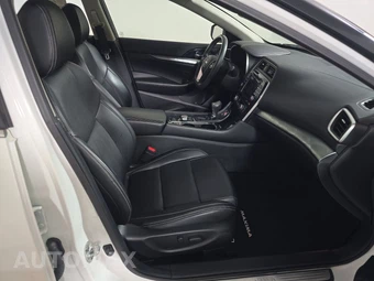 2023 Nissan Maxima SL – miniatura 8