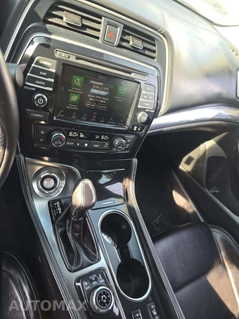 2023 Nissan Maxima SV - miniatura 10