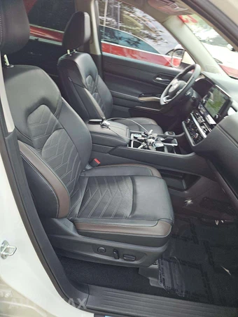 2023 Nissan Pathfinder Platinum – miniatura 18