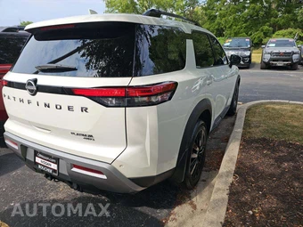 2023 Nissan Pathfinder Platinum – miniatura 3