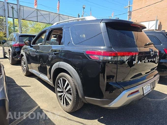2023 Nissan Pathfinder Platinum – miniatura 2
