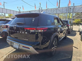2023 Nissan Pathfinder Platinum – miniatura 3