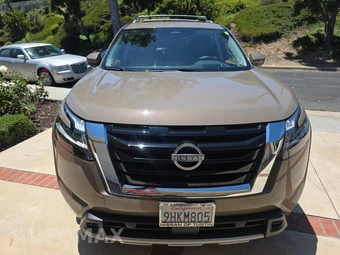 2023 Nissan Pathfinder Platinum - miniatura 2